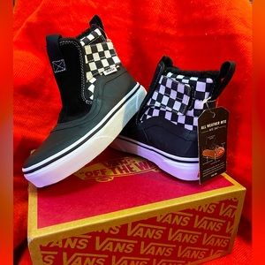 🏁VANS🏁 Big Kid (SZ13) Hi-Terrain All-Weather Slip-On Booties {NIB/NWT}